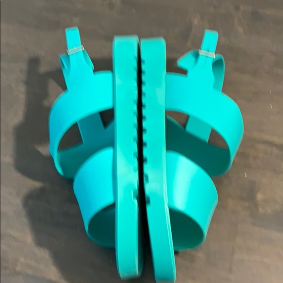 Kali Flip Flip Strappy Slingback Sandals / New - Picture 7 of 8